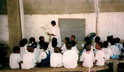 Children in an Angolan school