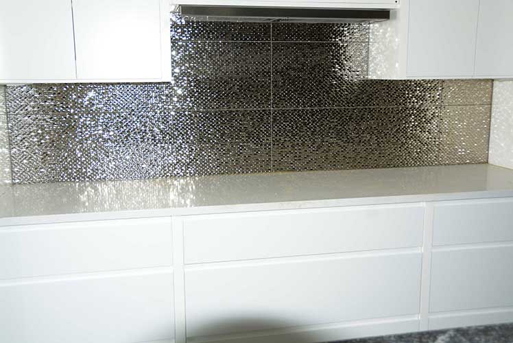 backsplash tile setting